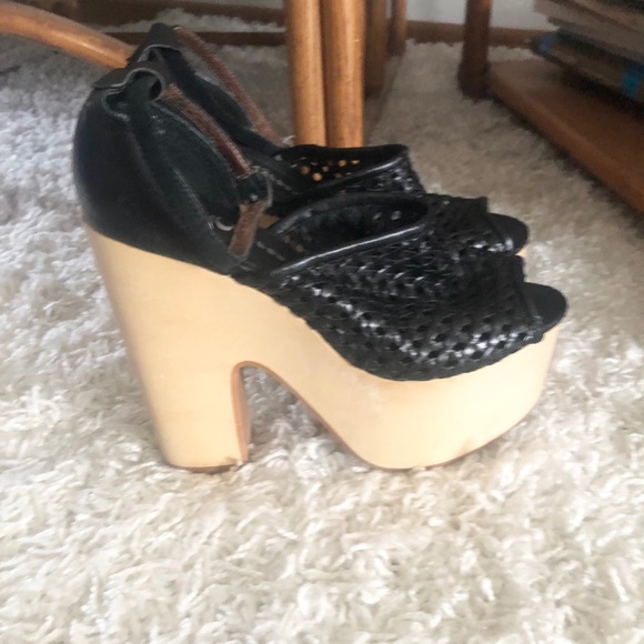 SOLD Retro Platform Wood Heel Peep Toe - Picture 8 of 8